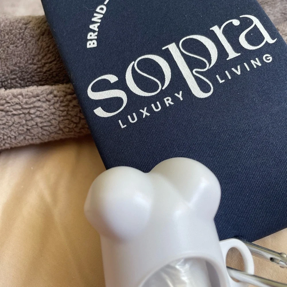 Sopra Luxury Living Navy Can Cooler with White bone bag dispenser Keychain